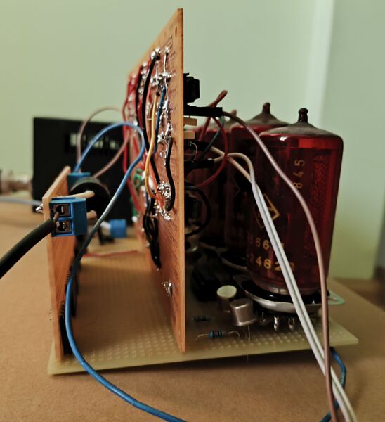 Plik:Zegar nixie img9.jpg