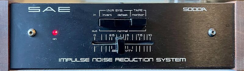 Plik:SAE 5000A-1-con.jpg