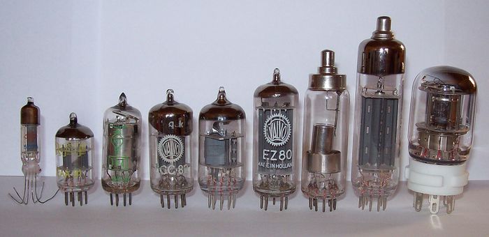 Elektronenroehren-auswahl lampy wikipedia- 1.jpg